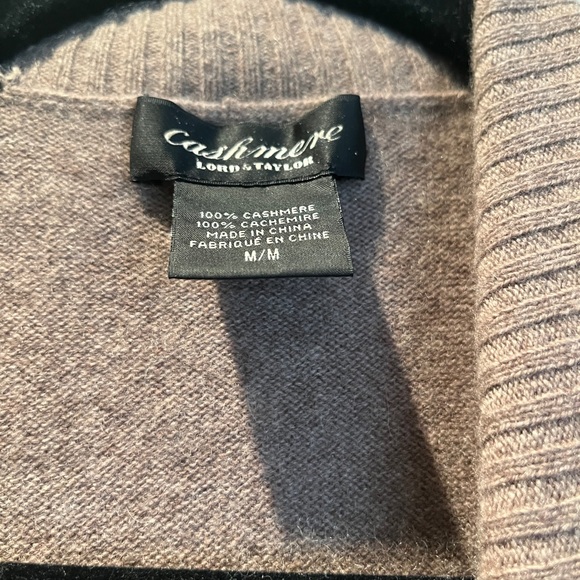 Cashmere Vest - Picture 3 of 4